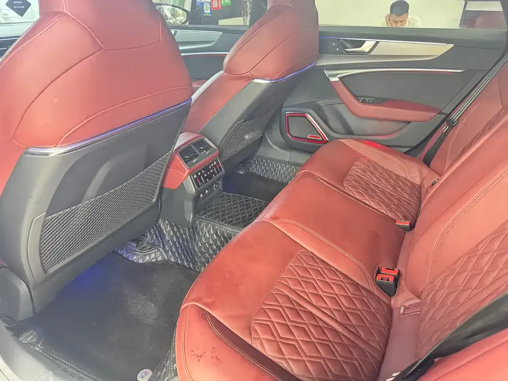 Audi A7L 2024 из CN, фото 5