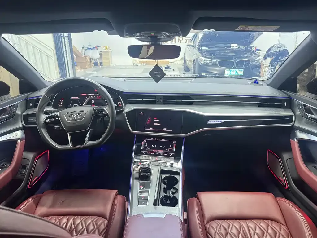 Audi A7L 2024 из CN, фото 4