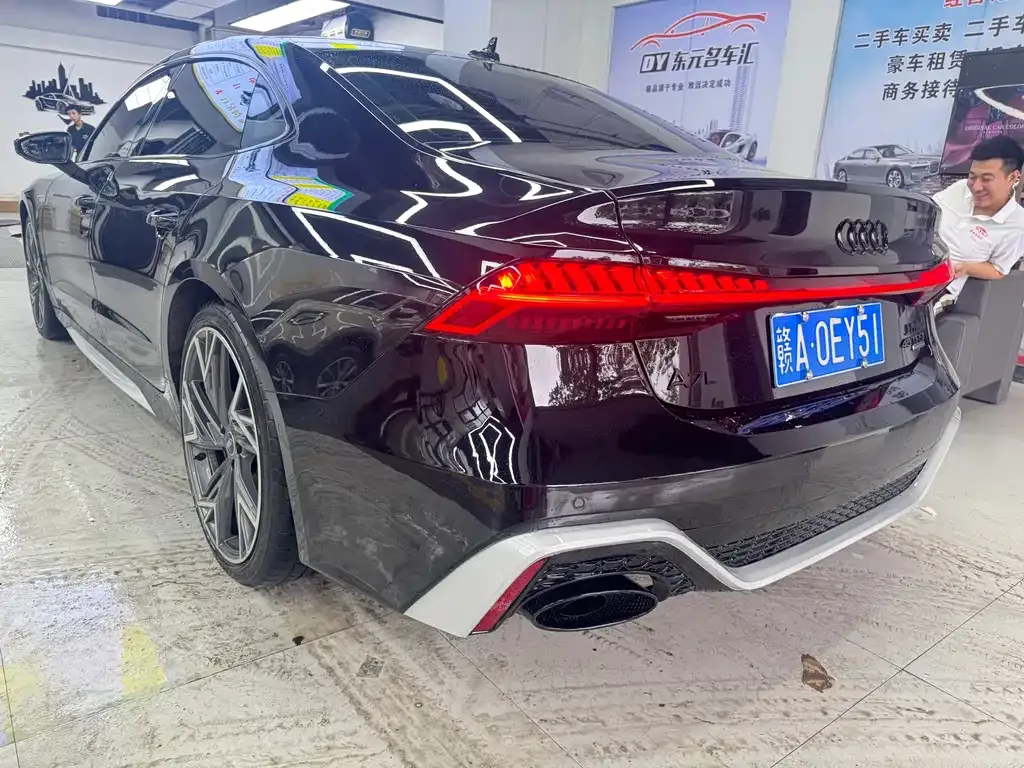 Audi A7L 2024 из CN, фото 2