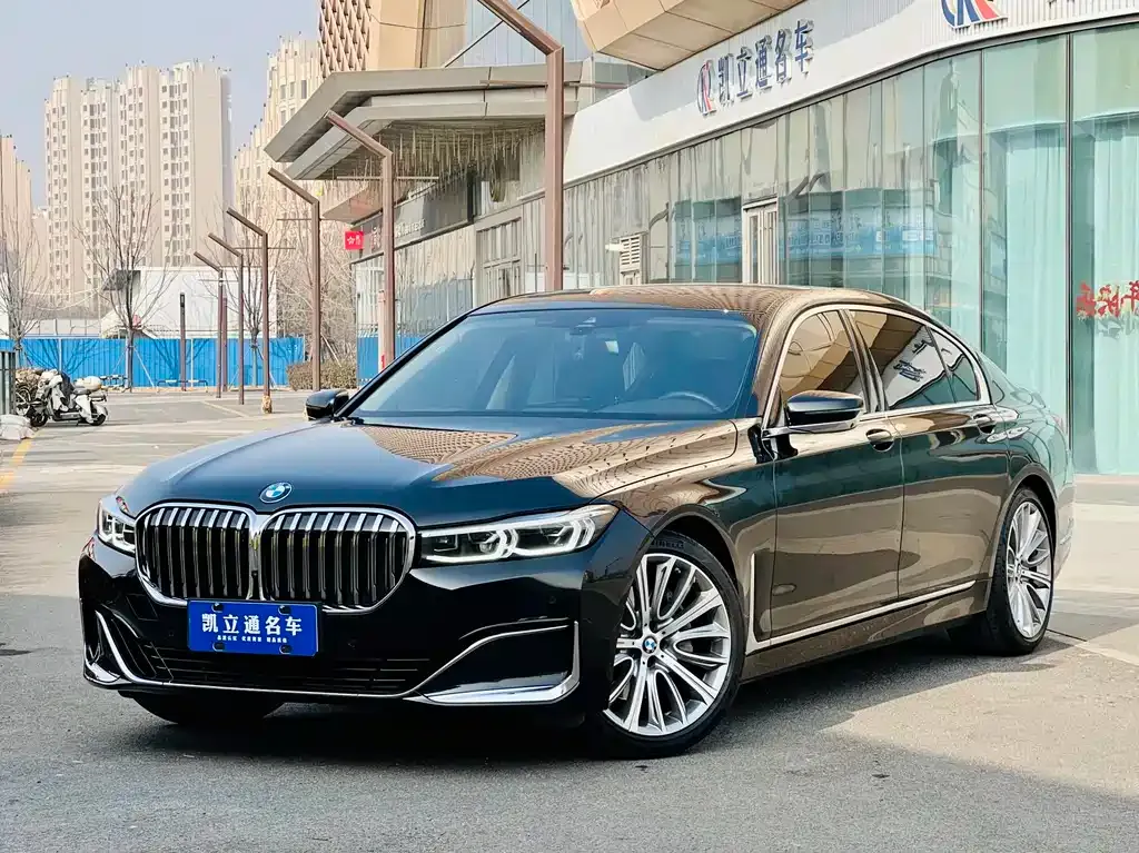 BMW 7 Series — фото 1