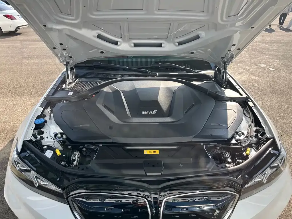 BMW i3 2024 из CN, фото 6