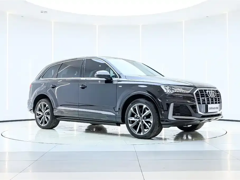 Audi Q7 2024 из CN, фото 4