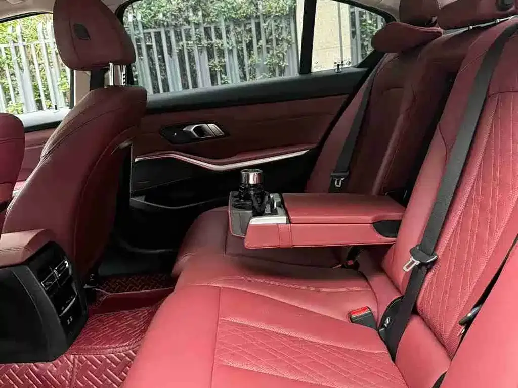BMW 3 Series 2023 из CN, фото 2