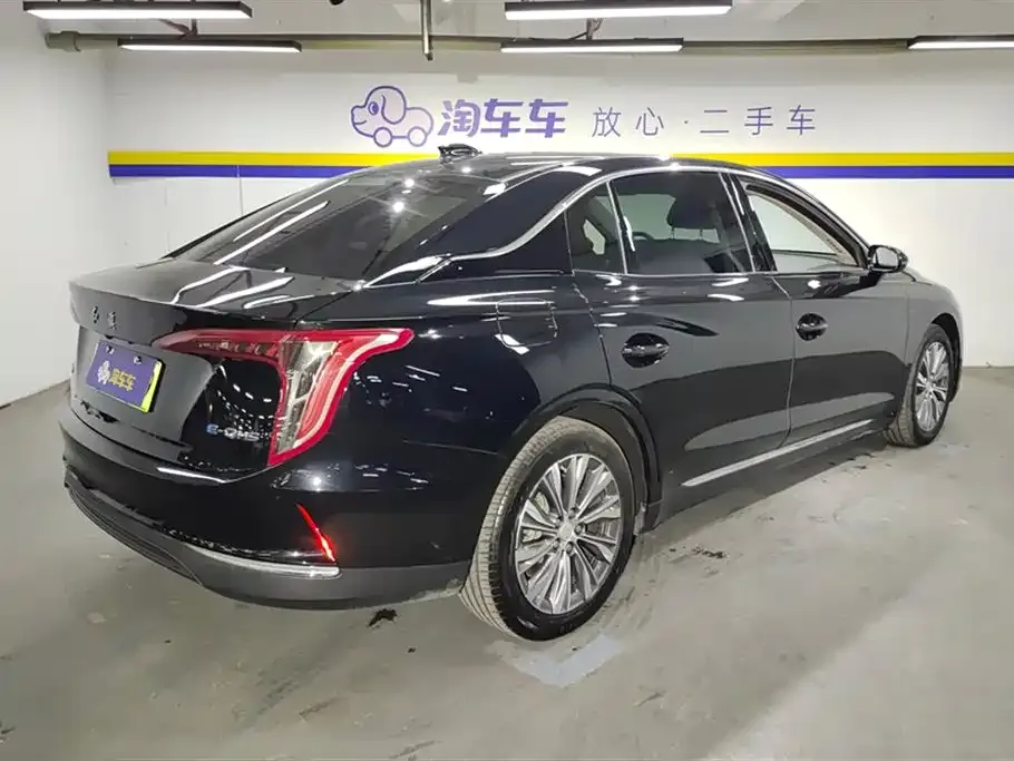 Hongqi E-QM5 — фото 8