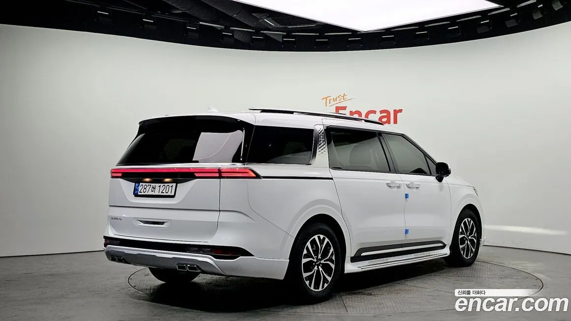 Kia Carnival 2023 из KR, фото 2