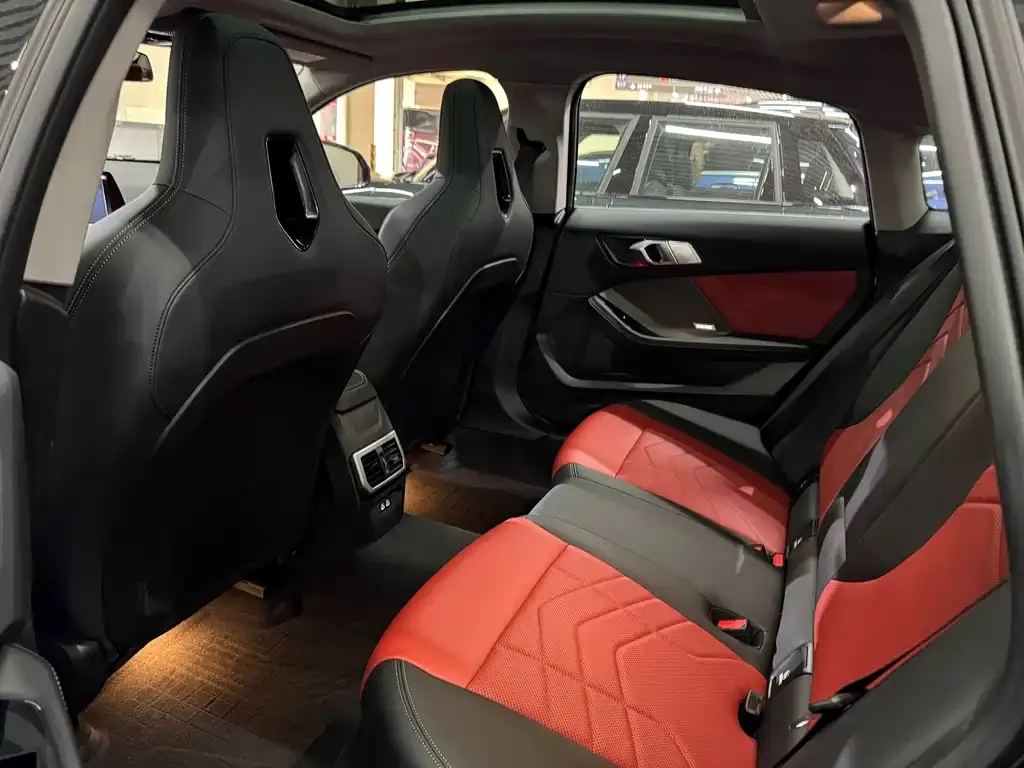 BMW 2 Series 2025 из CN, фото 7