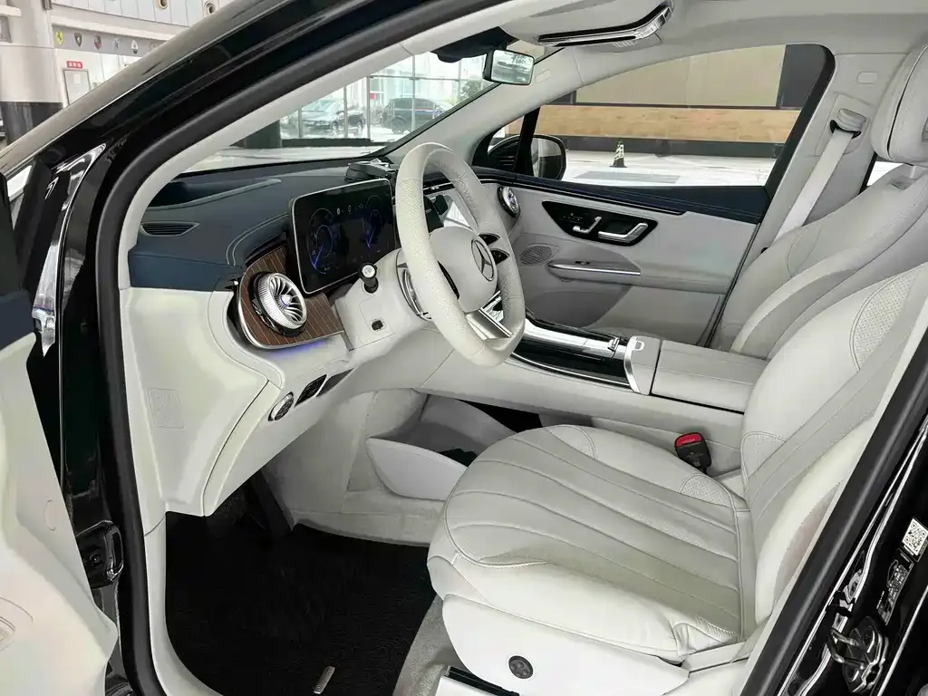 Mercedes-Benz EQE SUV 2023 из CN, фото 4