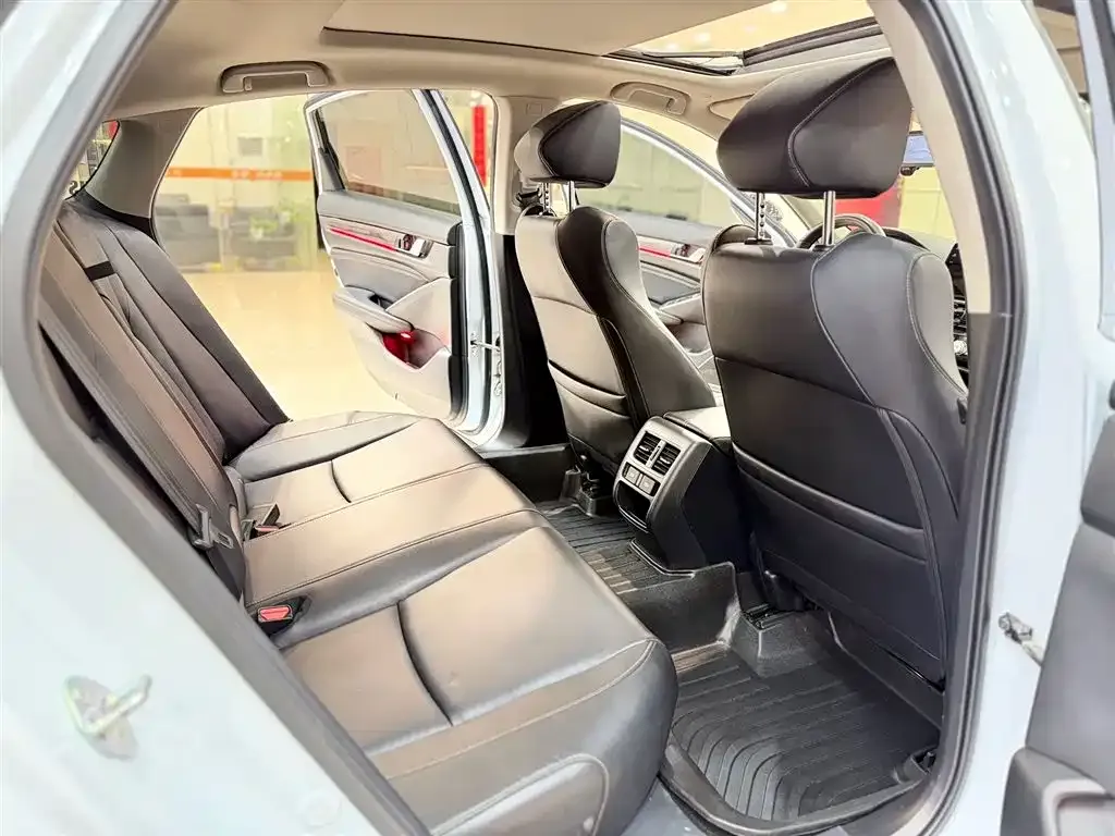 Honda Accord 2022 из CN, фото 7