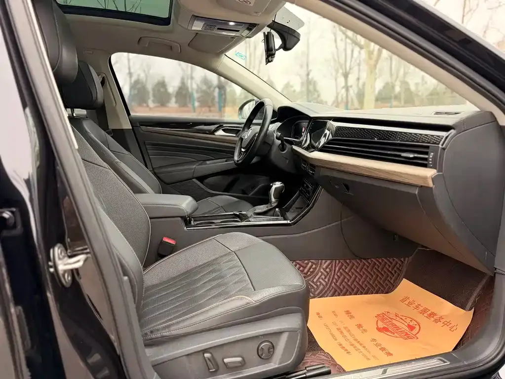 Volkswagen Passat 2021 из CN, фото 3