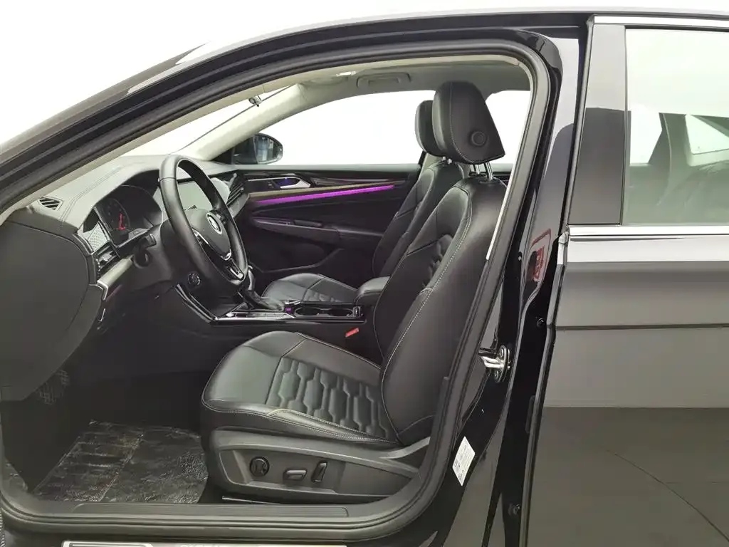 Volkswagen Passat — фото 10