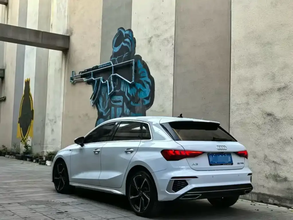 Audi A3 2023 из CN, фото 3