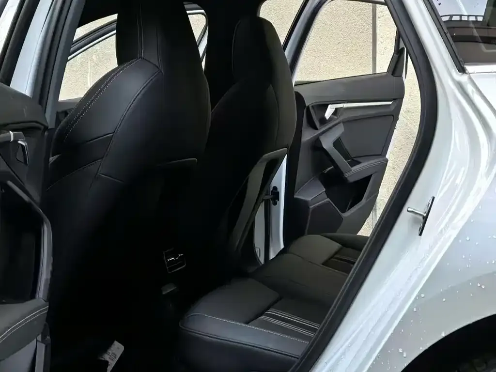 Audi A3 2023 из CN, фото 5