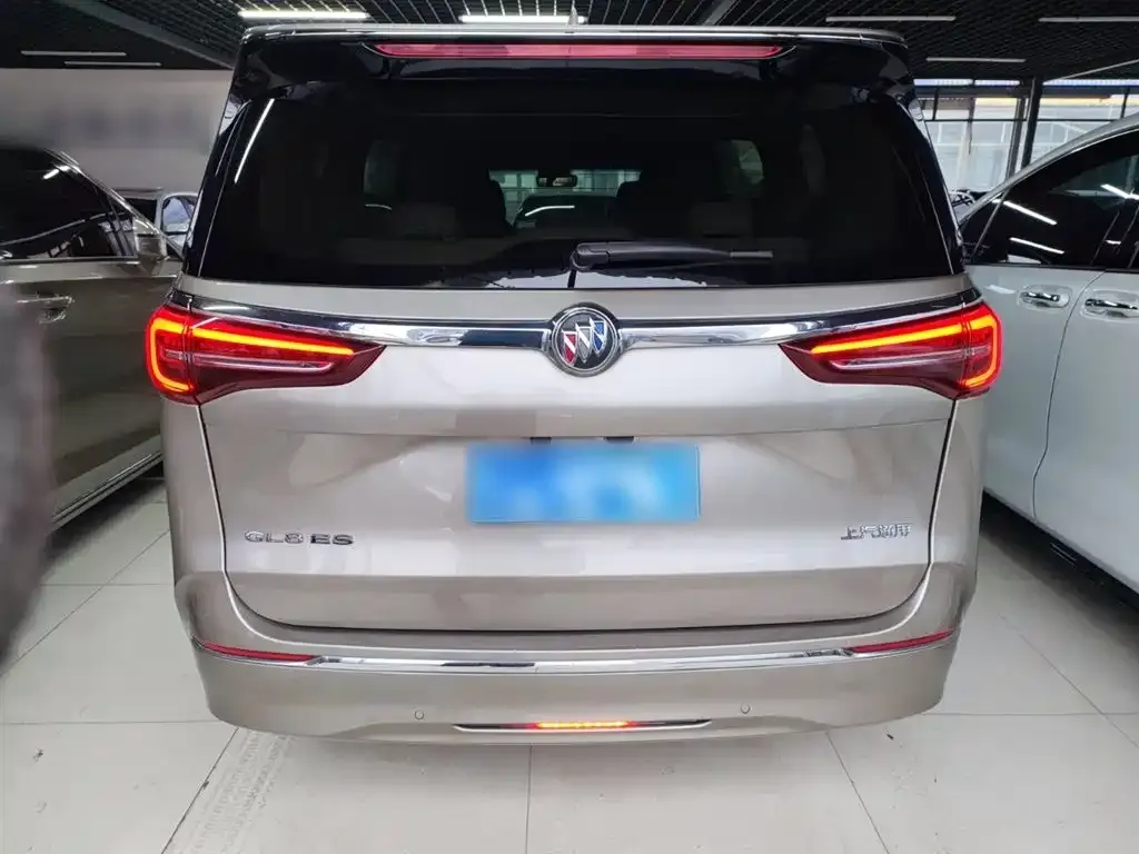 Buick GL8 2024 из CN, фото 2