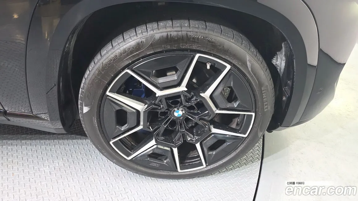 BMW XM — фото 3