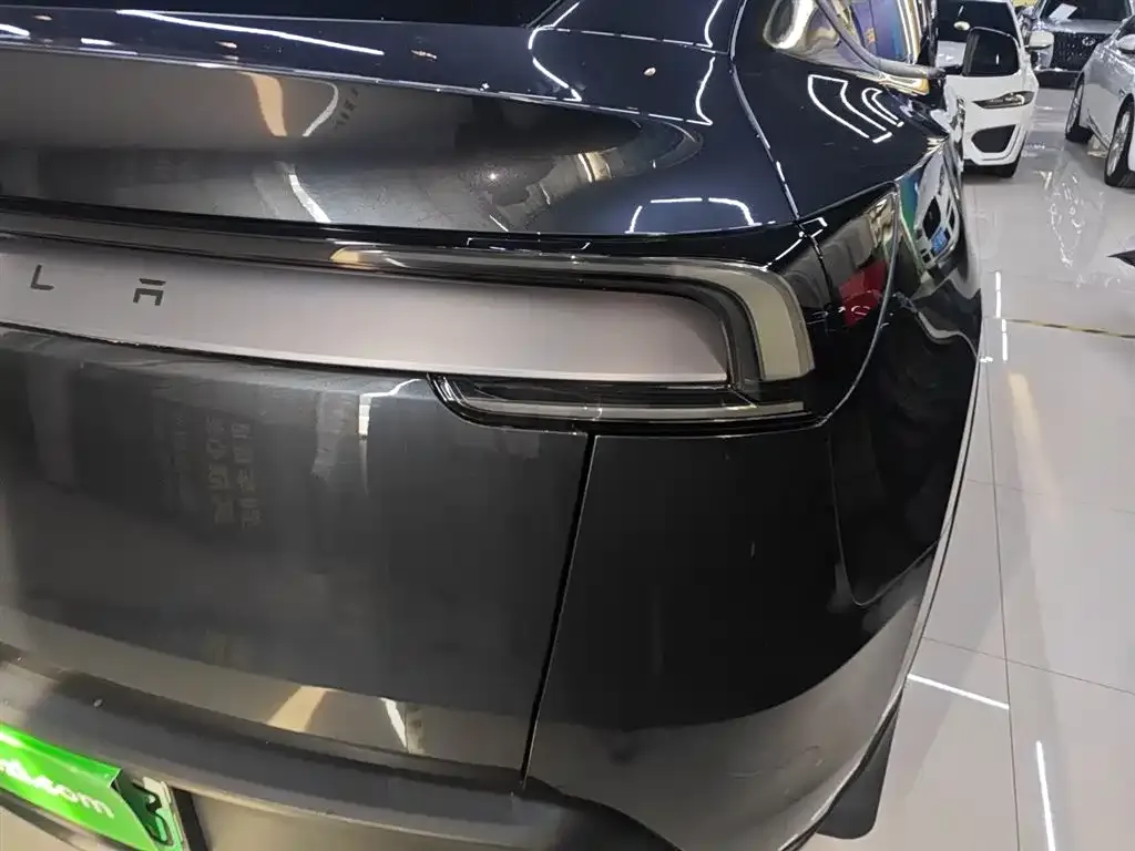 Tesla Model Y 2025 из CN, фото 2