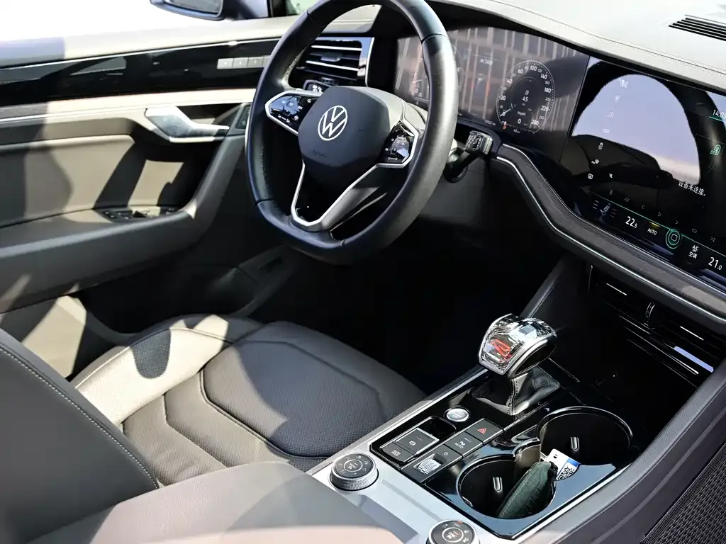 Volkswagen Touareg 2023 из CN, фото 7