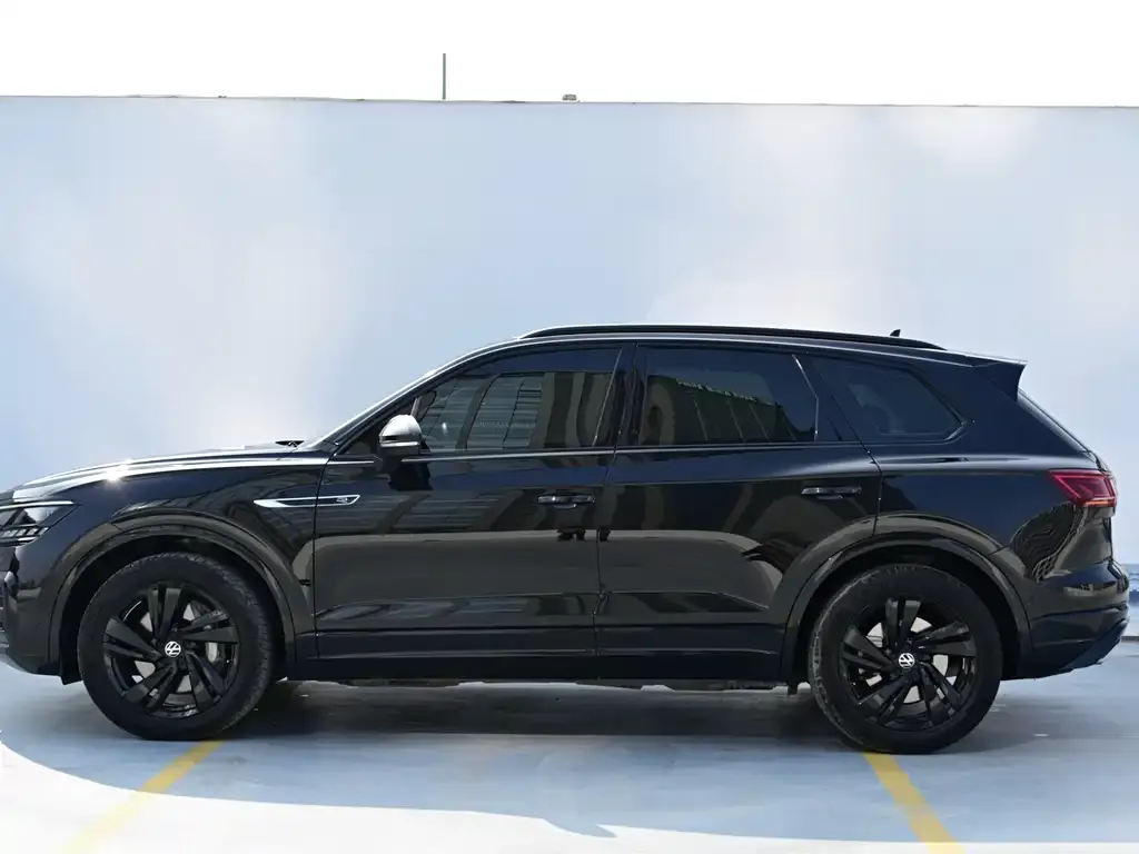 Volkswagen Touareg 2023 из CN, фото 9