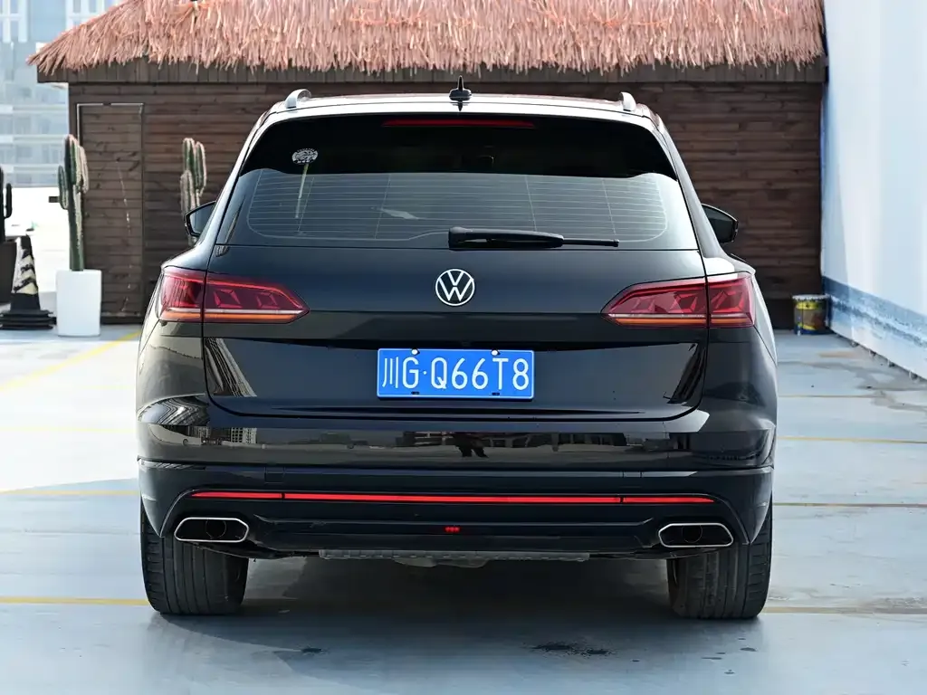 Volkswagen Touareg 2023 из CN, фото 2