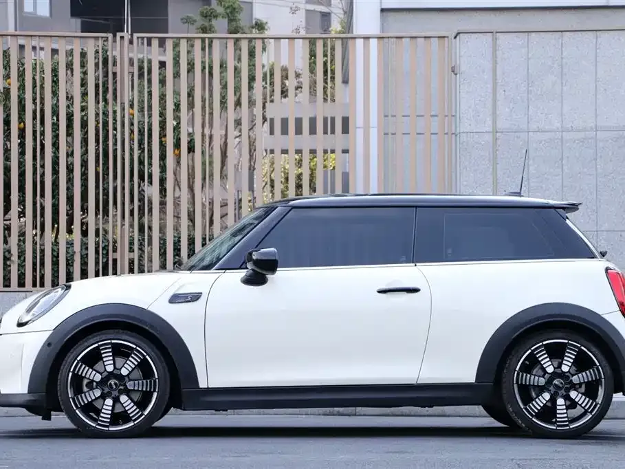 MINI Cooper (3-door) 2023 из CN, фото 5