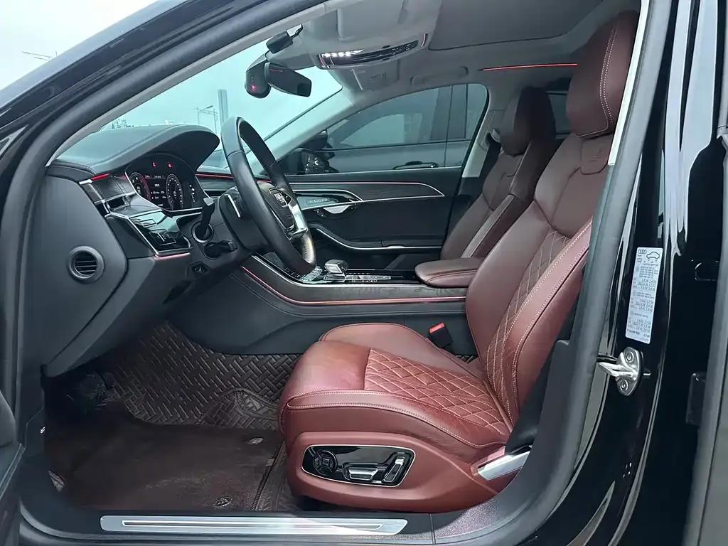 Audi A8 2022 из CN, фото 7
