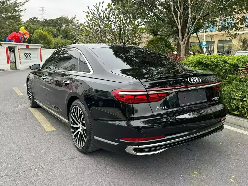 Audi A8 2022 из CN, фото 6