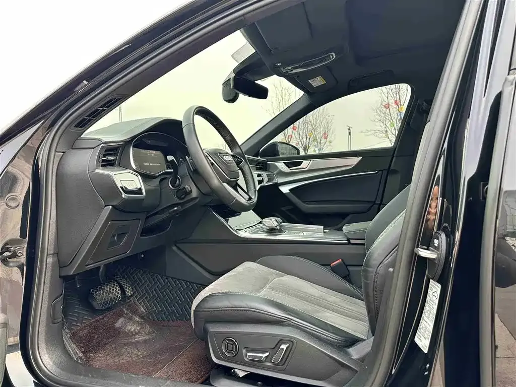 Audi A6L 2024 из CN, фото 4