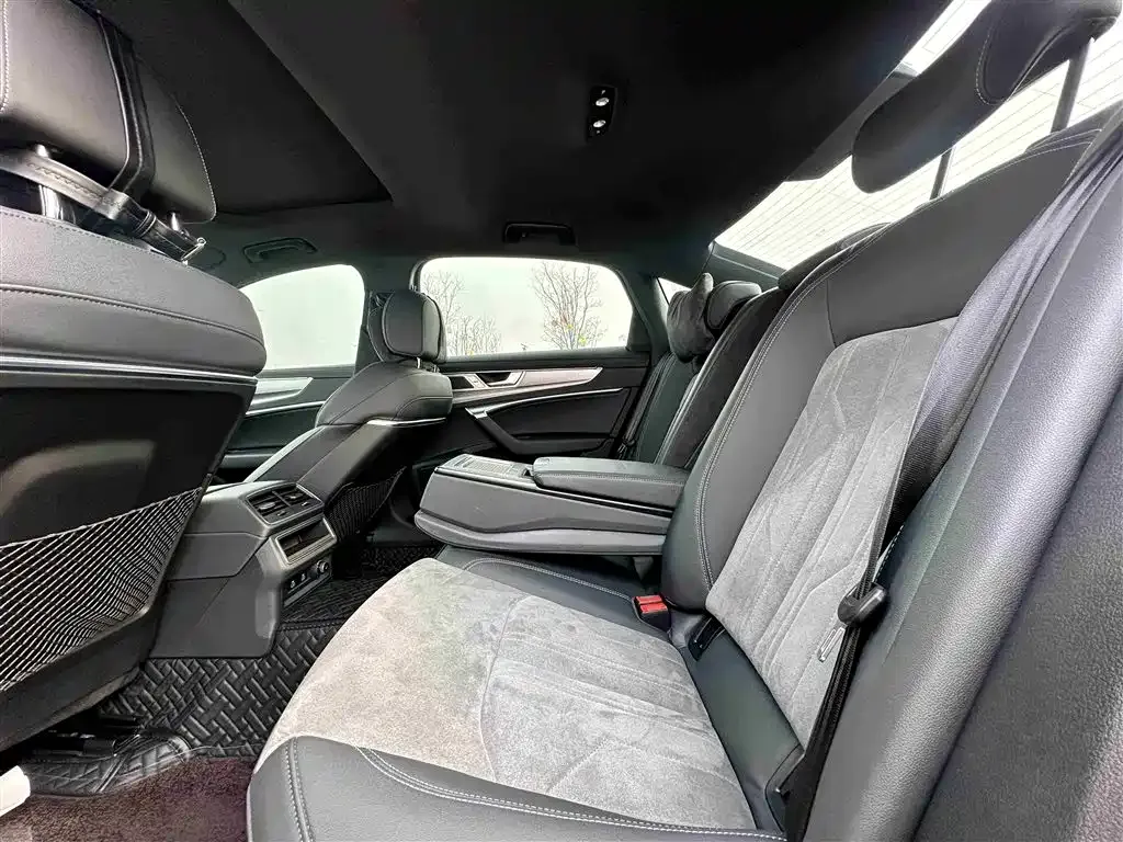 Audi A6L 2024 из CN, фото 3