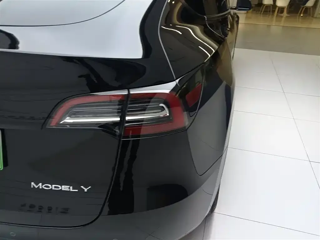 Tesla Model Y 2023 из CN, фото 4