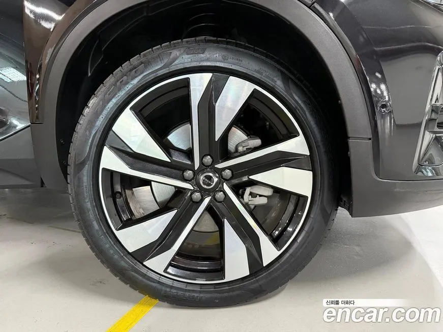 Volvo XC40 2024 из KR, фото 10