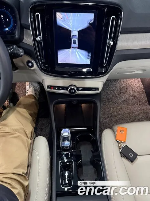 Volvo XC40 2024 из KR, фото 4