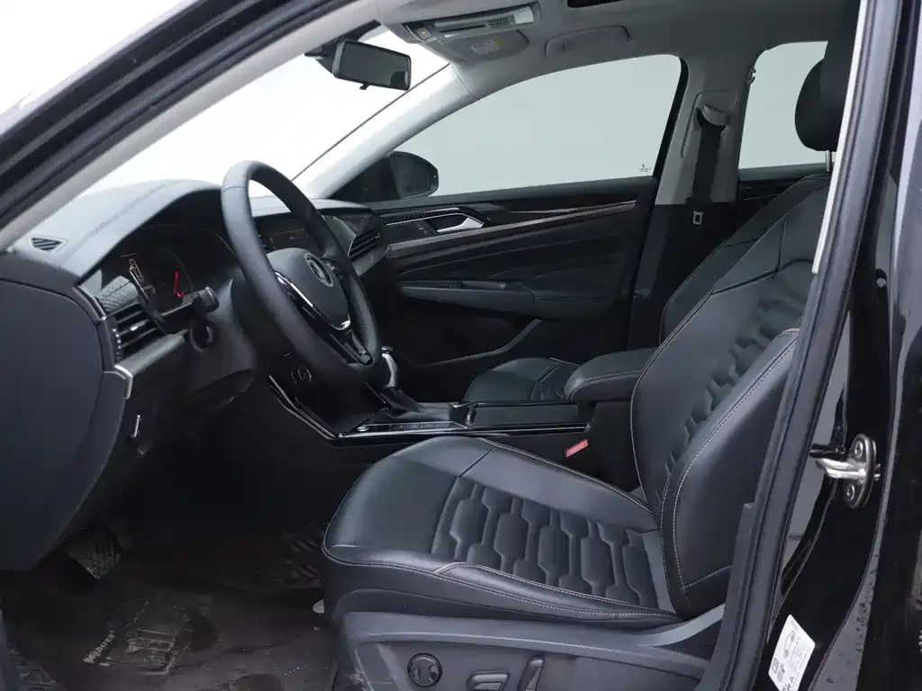 Volkswagen Passat 2021 из CN, фото 9