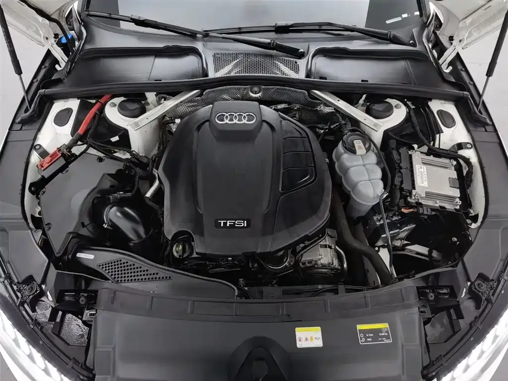 Audi A4L 2022 из CN, фото 9