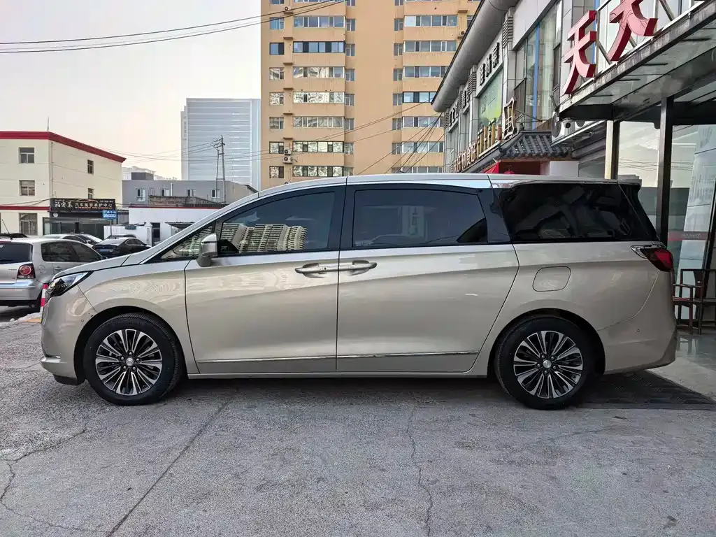Buick GL8 2022 из CN, фото 6