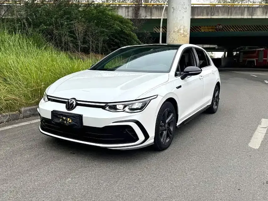 Volkswagen Golf 2023 из CN, фото 1