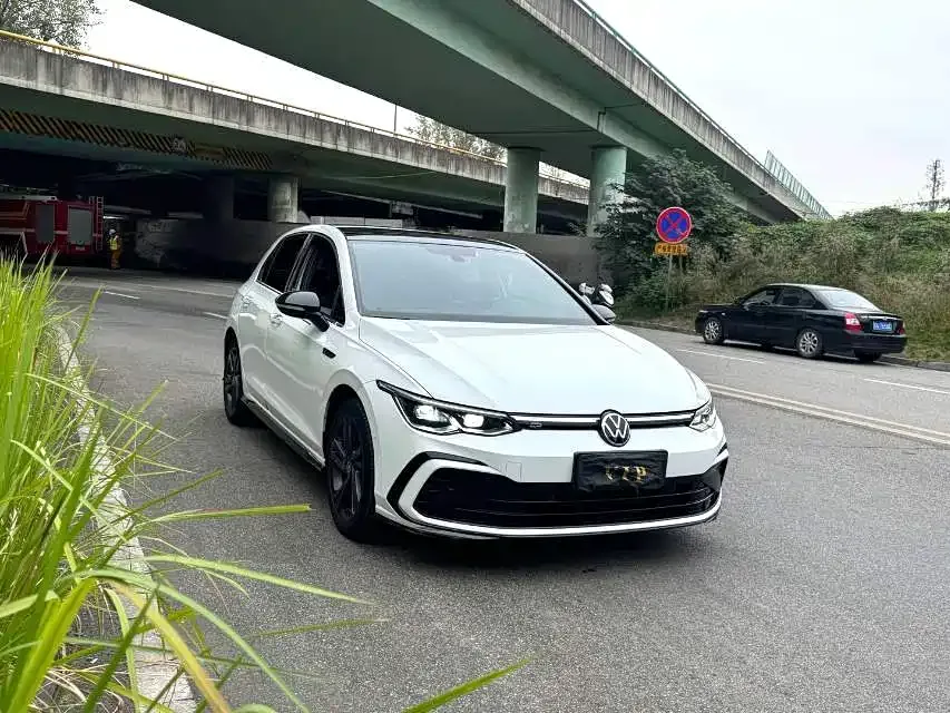 Volkswagen Golf 2023 из CN, фото 9