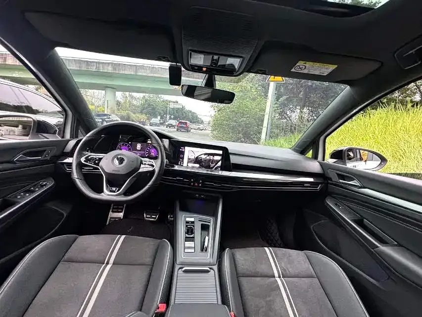 Volkswagen Golf 2023 из CN, фото 3