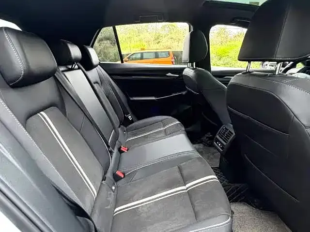Volkswagen Golf 2023 из CN, фото 4