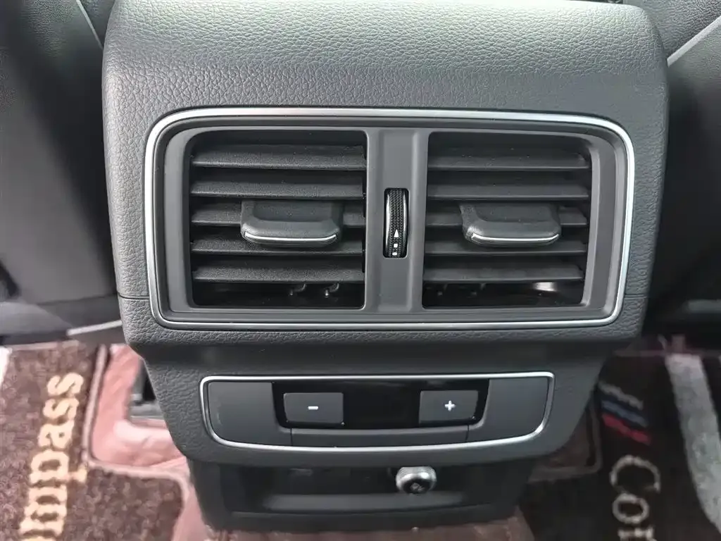 Audi Q5L 2023 из CN, фото 7