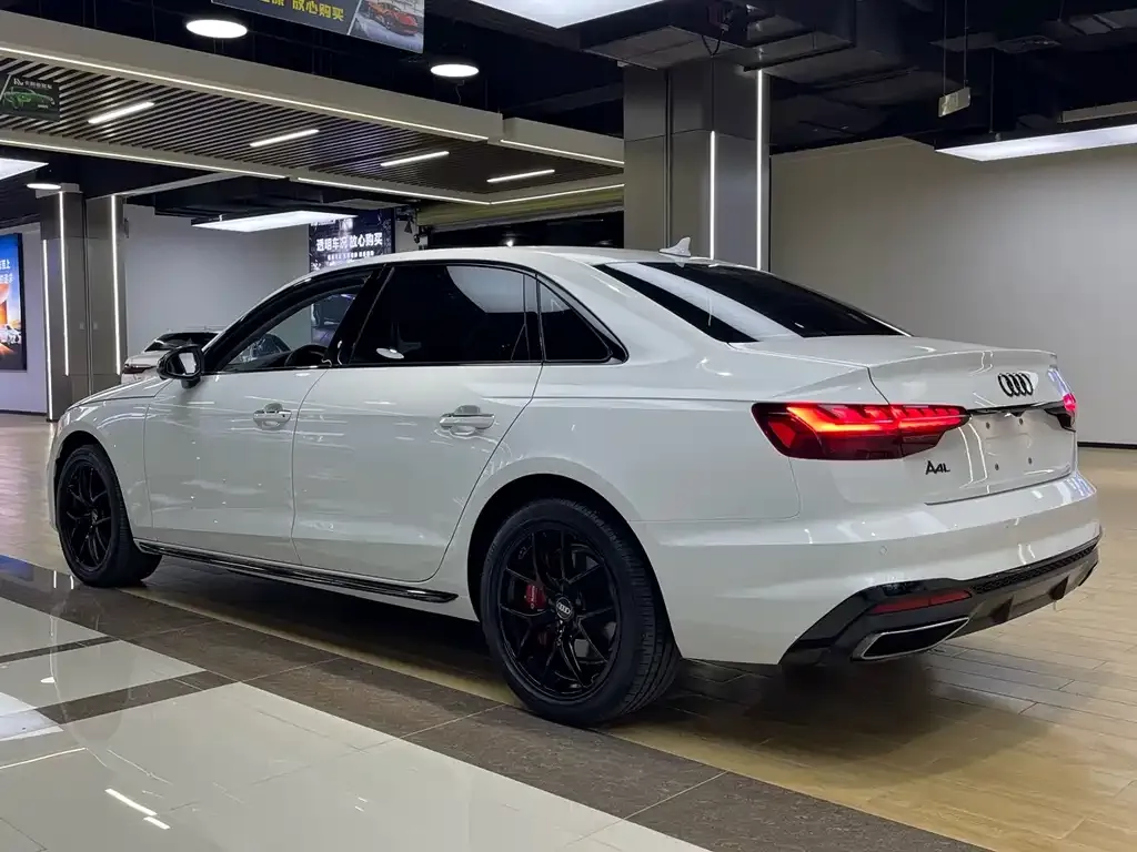 Audi A4L 2024 из CN, фото 6