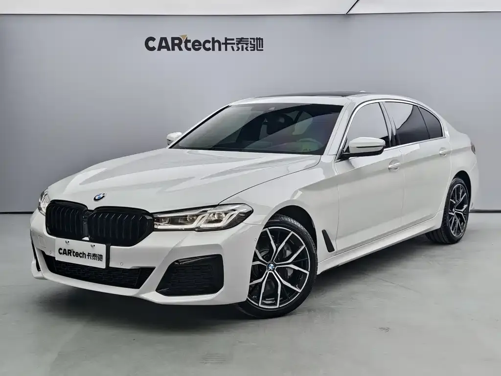 BMW 5 Series — фото 1