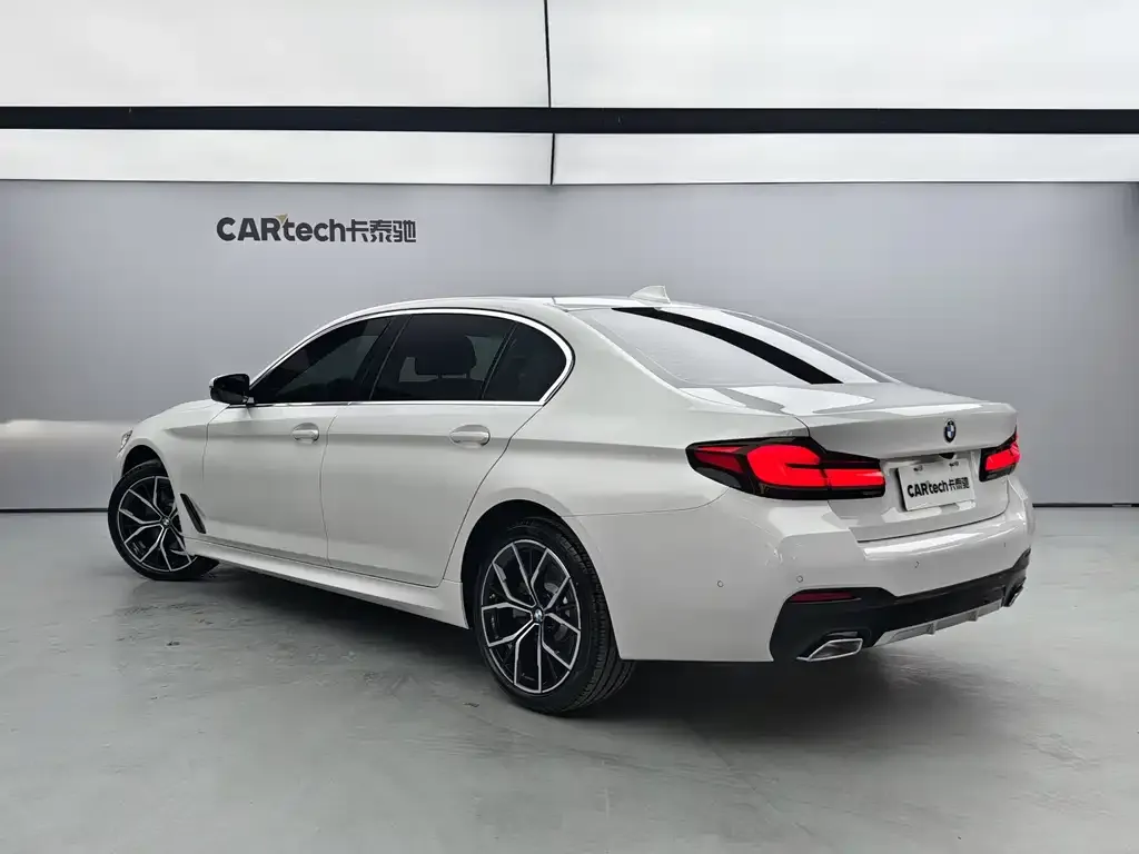 BMW 5 Series — фото 3
