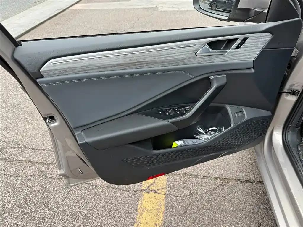 Volkswagen Sagitar 2023 из CN, фото 8