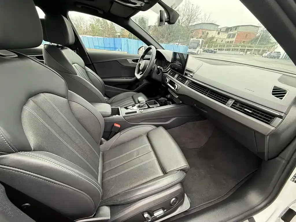 Audi A4L 2024 из CN, фото 9