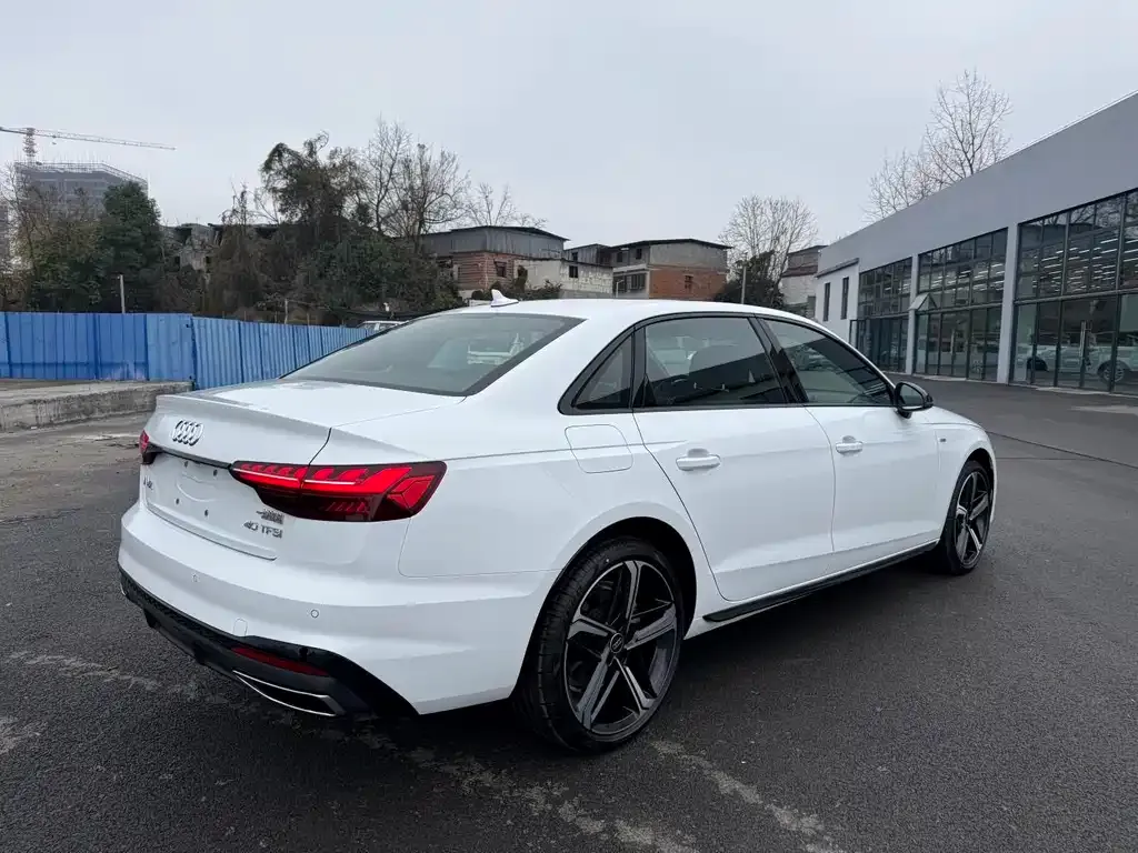 Audi A4L 2024 из CN, фото 10