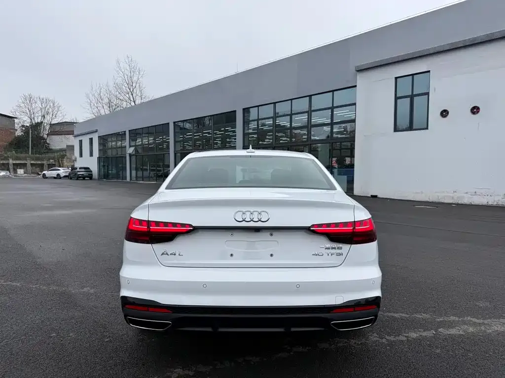 Audi A4L 2024 из CN, фото 6