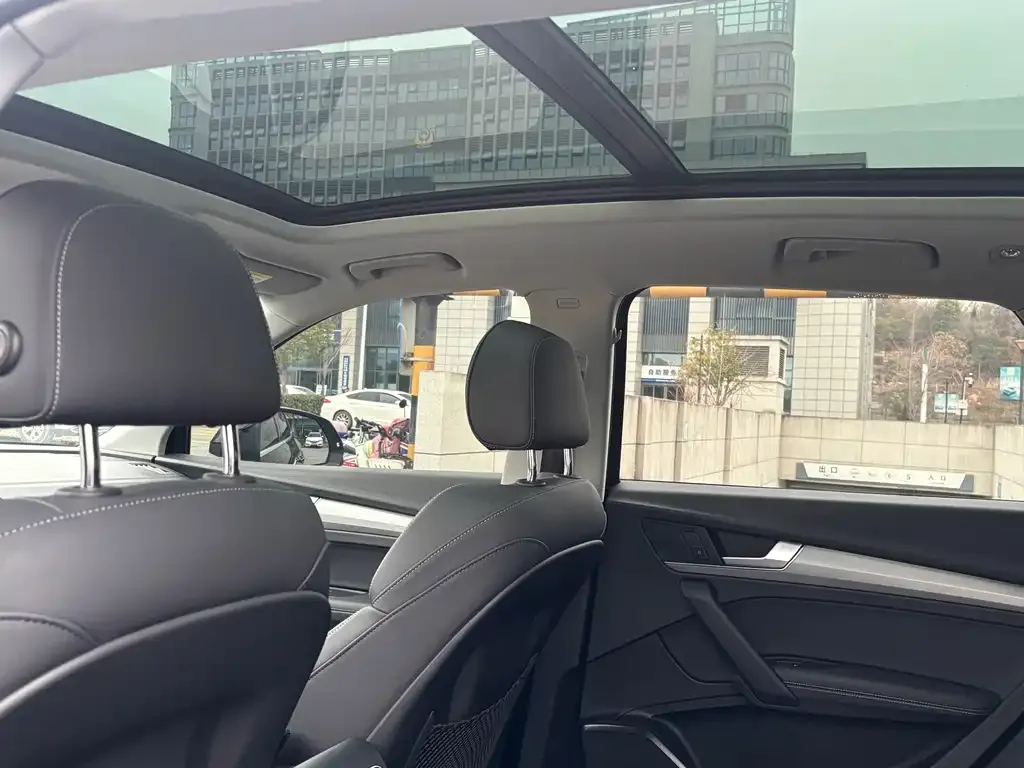 Audi Q5L 2023 из CN, фото 3