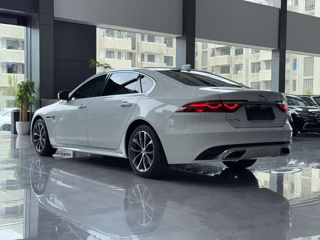 Jaguar XFL 2022 из CN, фото 5