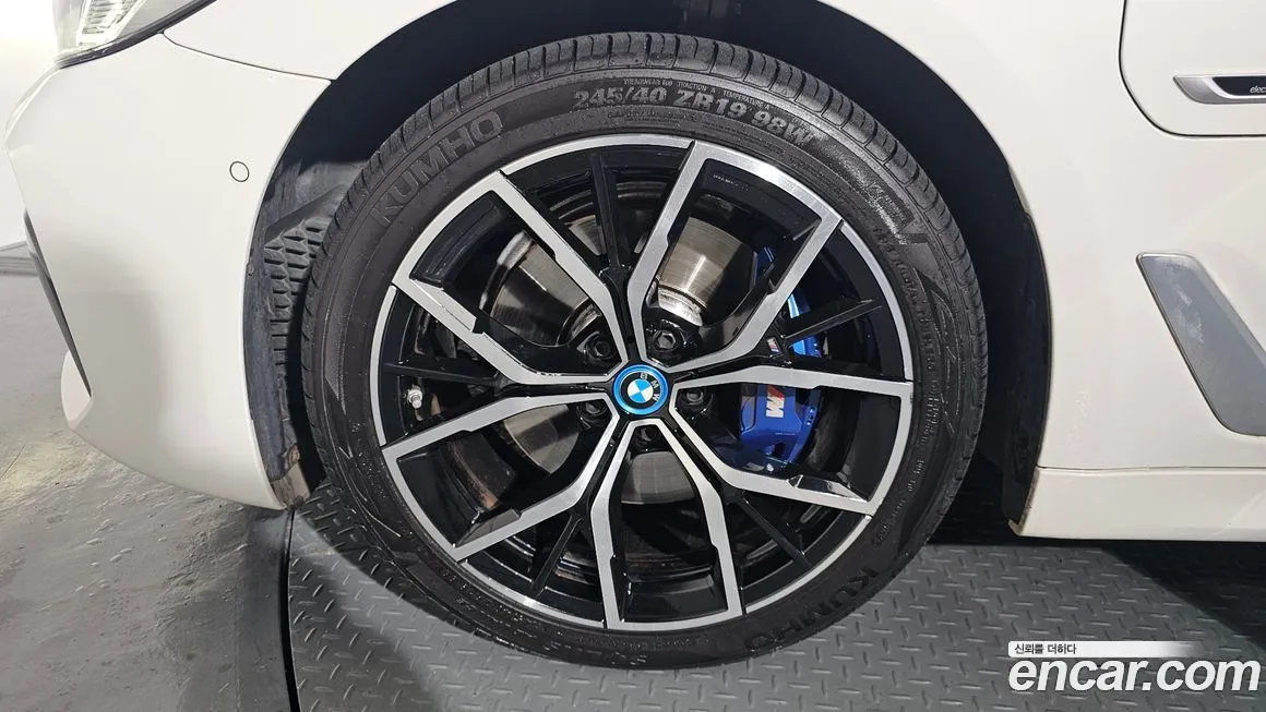 BMW 5-Series 2022 из KR, фото 10