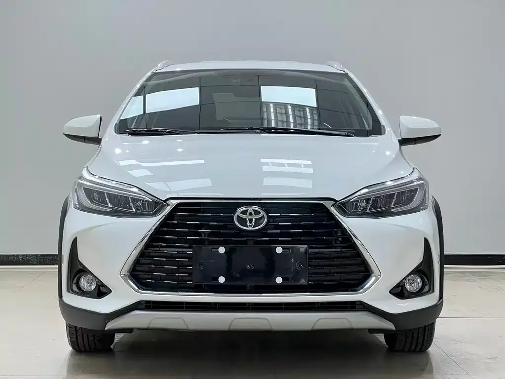 Toyota Yaris L — фото 5