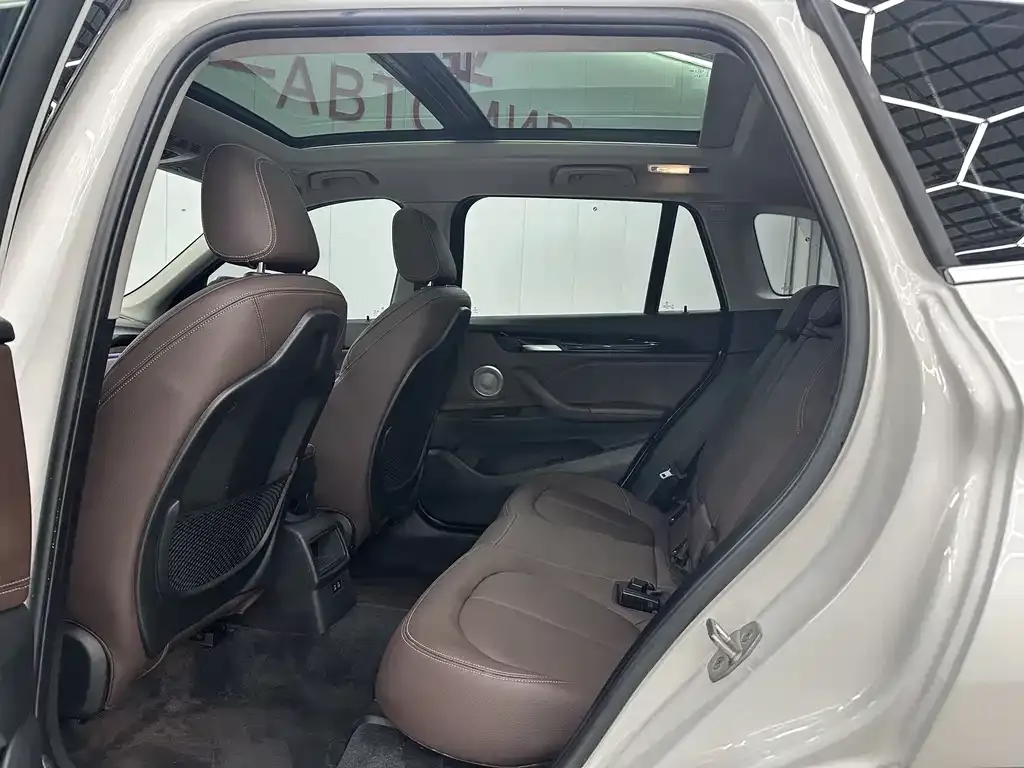 BMW X1 2022 из CN, фото 10